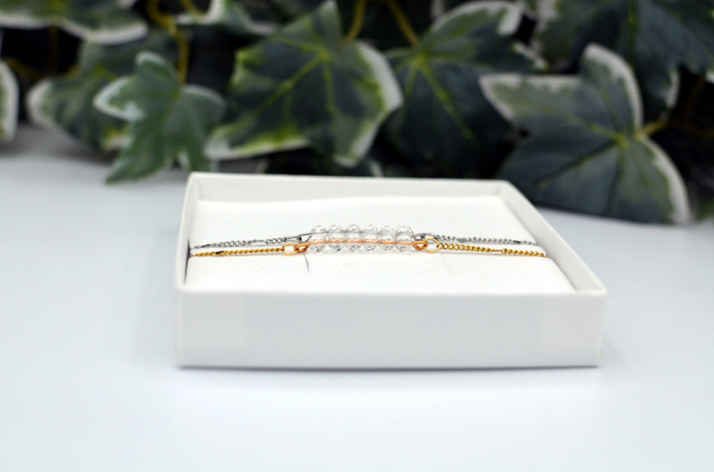 sieraden van edelstenen bergkristal