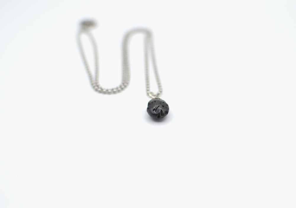 ketting met lavasteen hanger